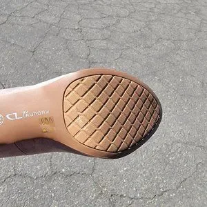 cl by laundry nilah platform pump